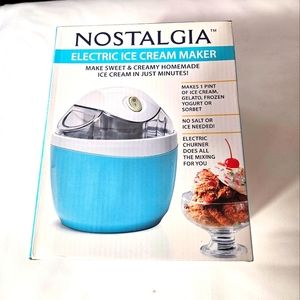 Vintage Nostalgia Electric Ice Cream Maker
